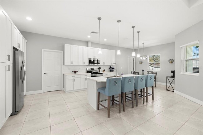 Building Photo - 501 Florida Cir N
