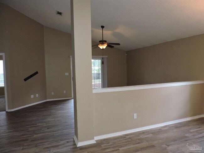 Building Photo - 724 Hanley Downs Dr