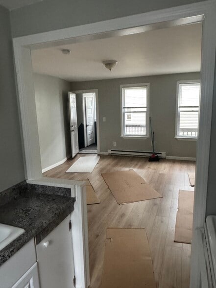 Primary Photo - 111 Ennell St