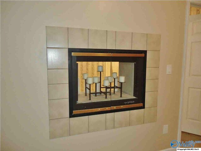 Building Photo - 722 Highland Dr