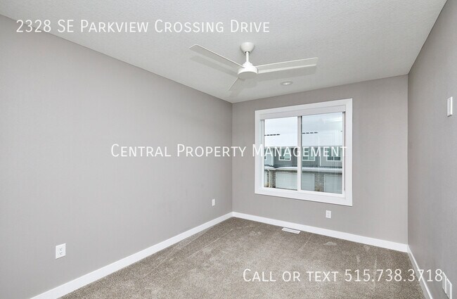 Building Photo - 2328 SE Parkview Crossing Dr