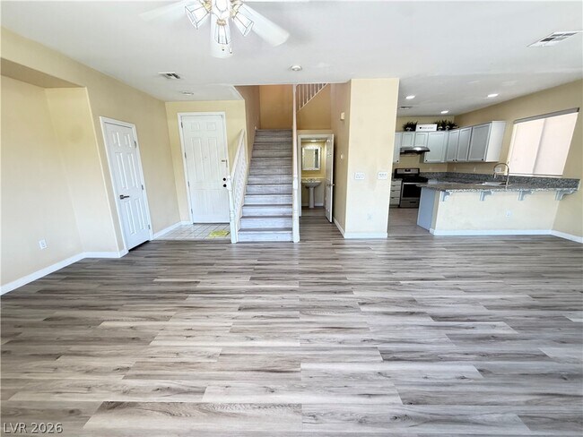 Building Photo - 5360 Cielo Oro St