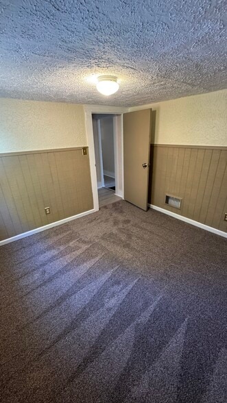 Bedroom 1 - 921 S 14th St