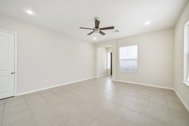 Building Photo - 10334 Solitaire Cir