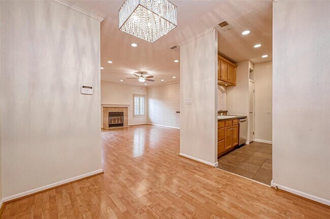 Building Photo - 9850 Pagewood Ln