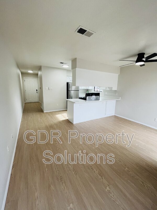 Building Photo - 1116 Coal Ave SW