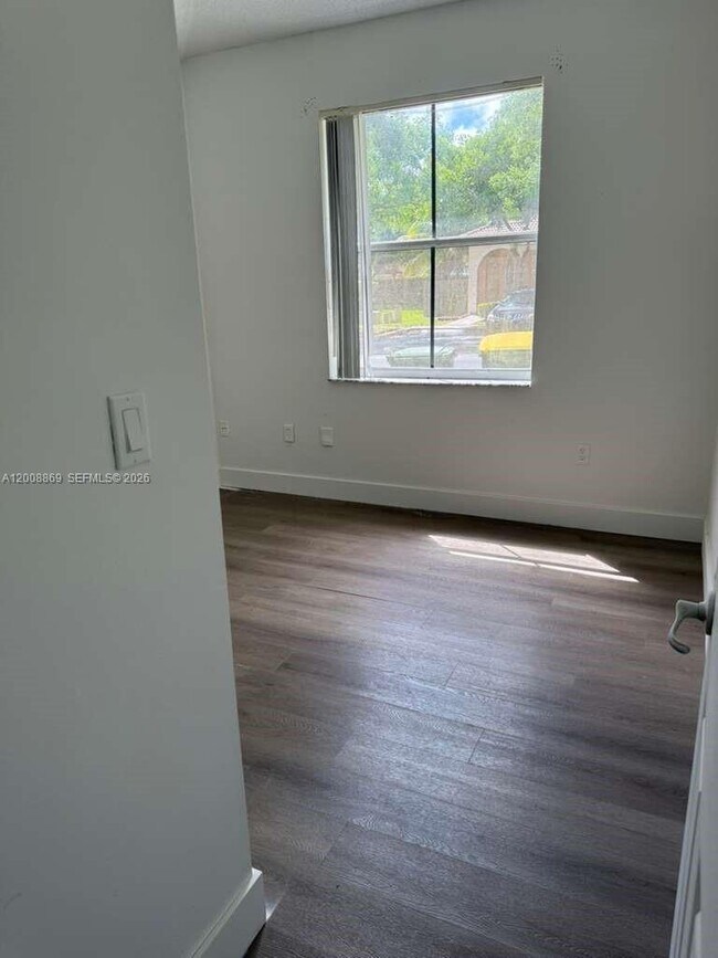 Building Photo - 2311 NE 42nd Cir