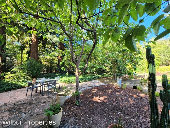 Building Photo - 1 br, 1 bath House - 73A Parkwood Dr.