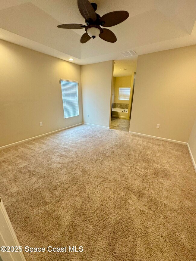 Building Photo - 590 Trymore Dr SE
