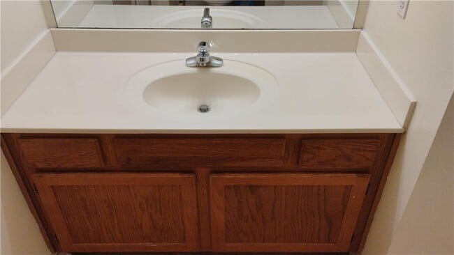 Building Photo - 44 Holly Dr