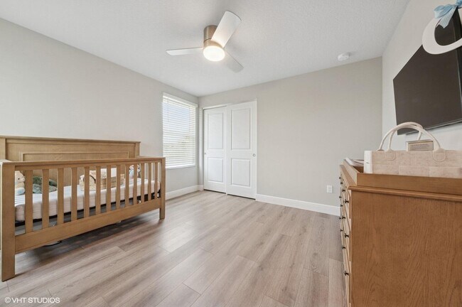 Building Photo - 3901 SE Mentmore Ln