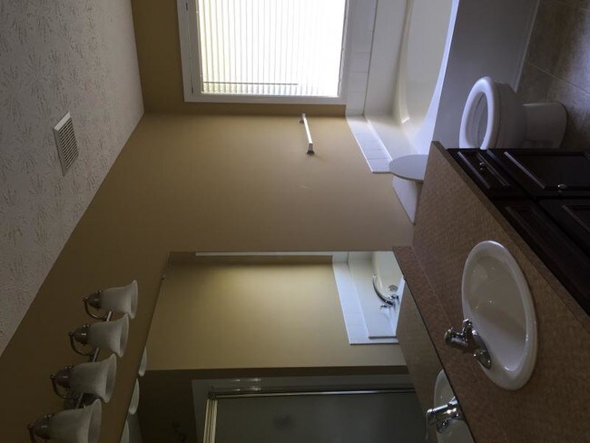 Building Photo - 7002 Hunter Hill Ct