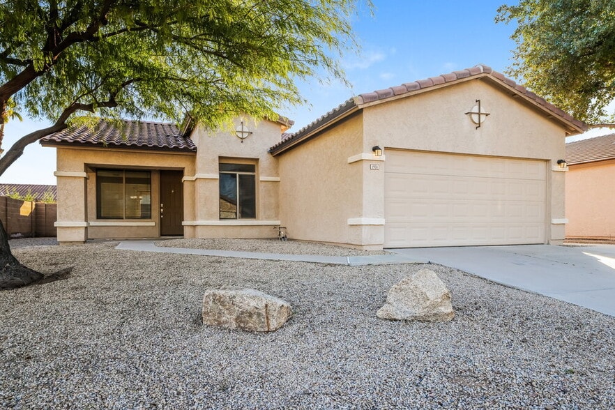 Building Photo - 1931 S Noble