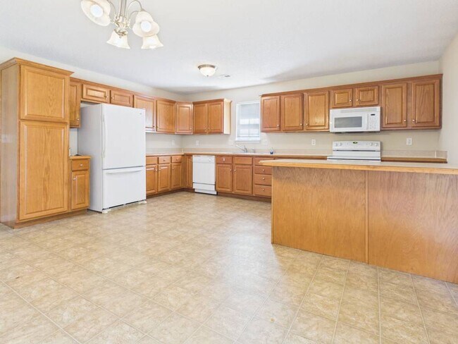 Building Photo - 703 Iron Horse Dr