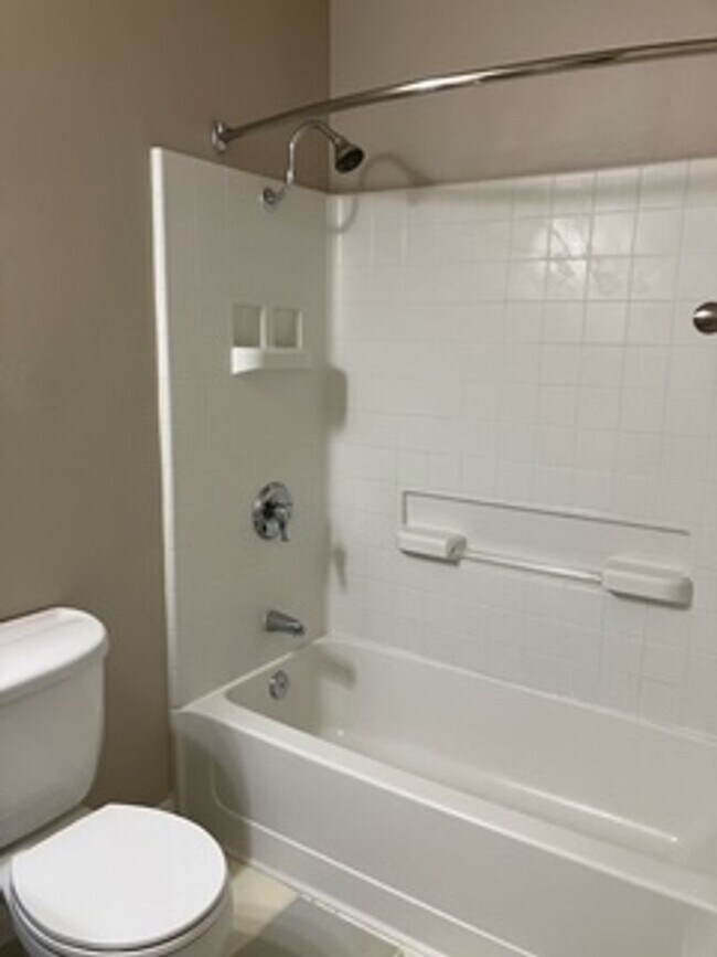 Building Photo - Charming 2 Bedroom, 2 Bathroom Condo in Sa...