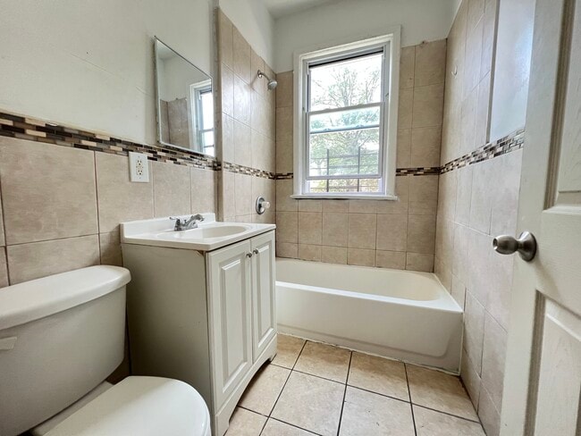 57 Fabyan Pl 2R - 56 Fabyan Pl