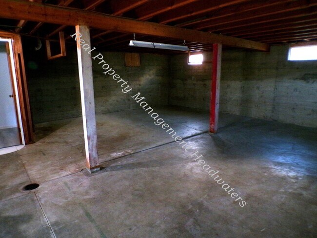 Building Photo - 3 Bedroom House for Rent