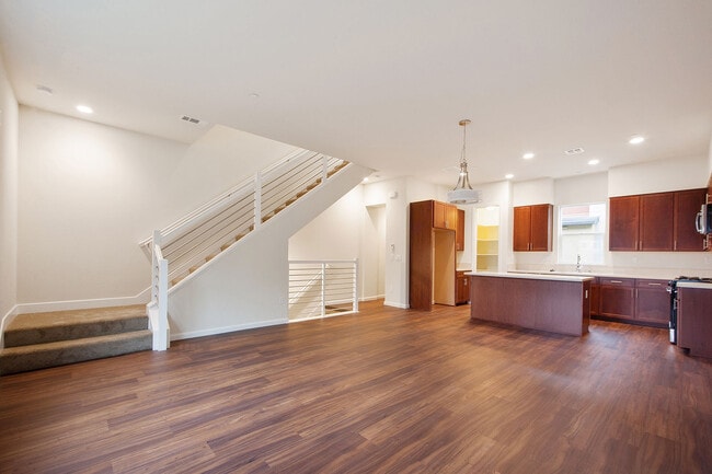 Primary Photo - New and modern 2 bedroom townhome just ste...