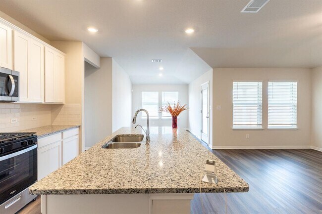 Building Photo - 17920 Fairbridge Ln
