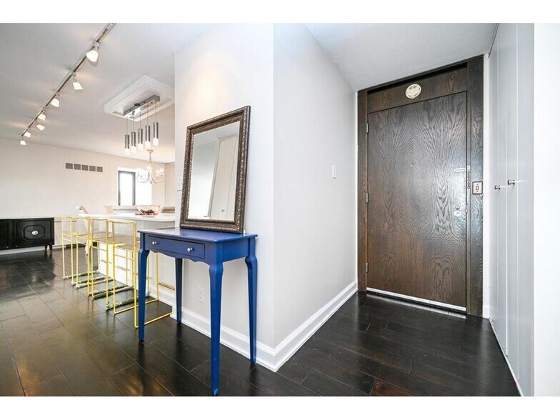 Building Photo - 15 S 1st St