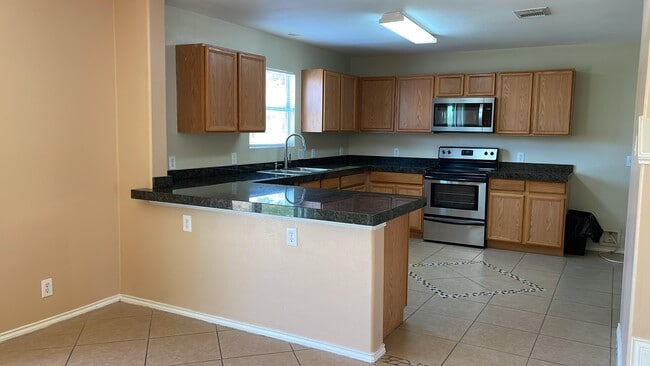 Building Photo - 6318 N 19th Ln