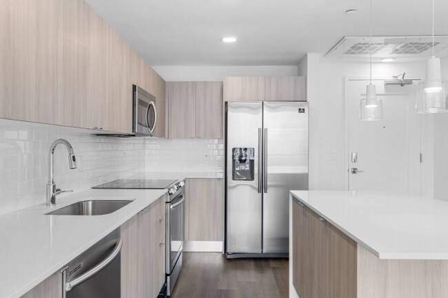 Building Photo - 1480 NW North River Dr