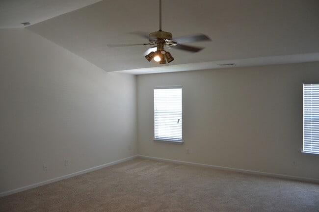 Building Photo - 117 Quail Springs Rd