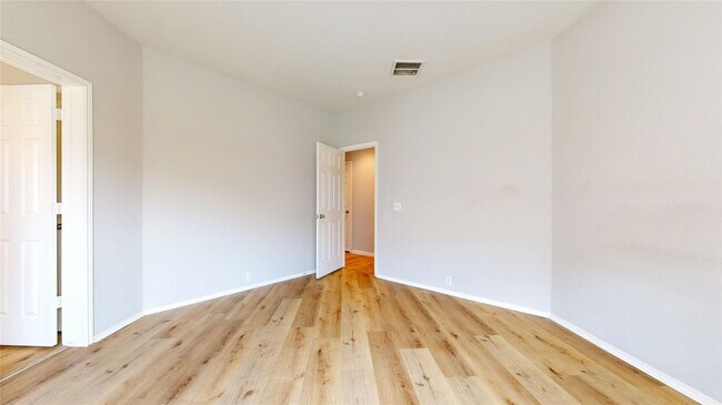 Building Photo - 1103 Sun Prairie Dr
