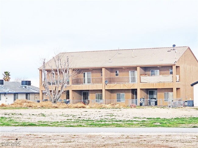 Building Photo - 1421 Star Rd