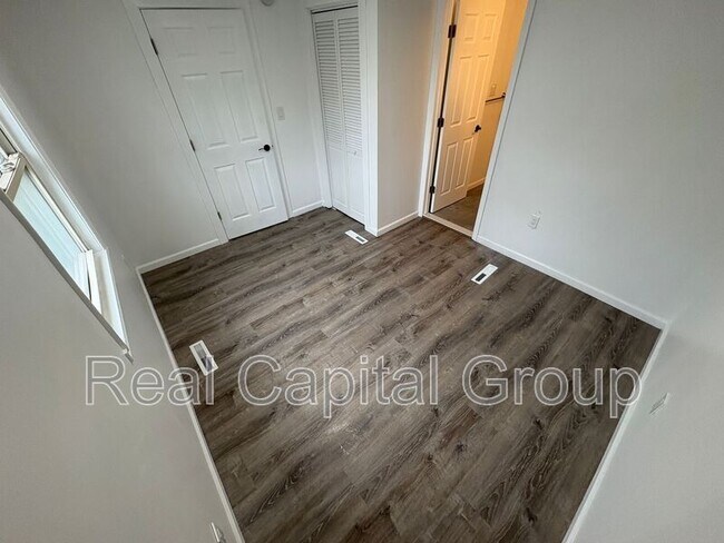 Building Photo - 117-119 Odell St