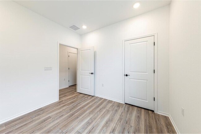 Building Photo - 201 Coachsmith St