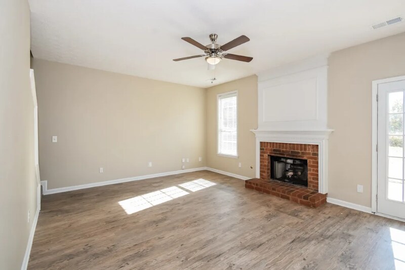 Building Photo - 2291 Grand Jct