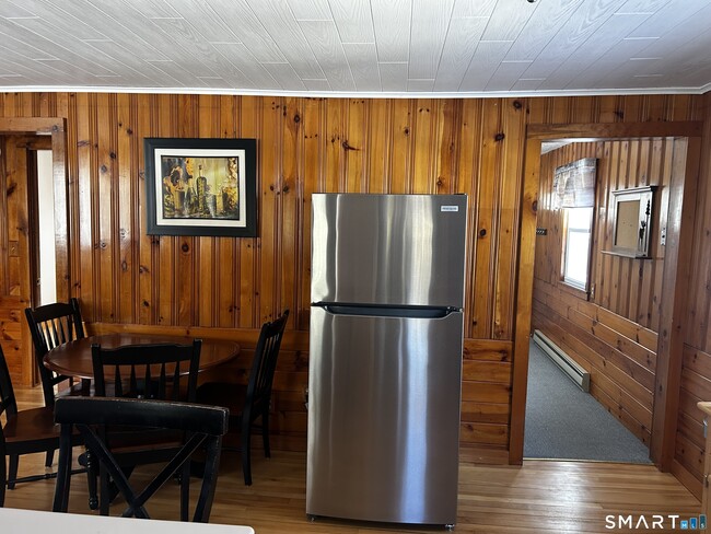 Building Photo - 5 Niles Rd