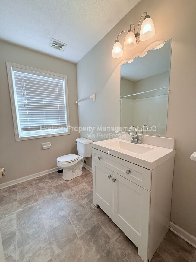 Building Photo - 4018 Hidden Hollow Terrace