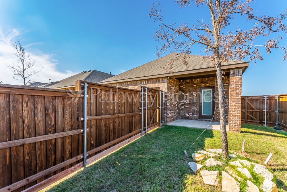 Building Photo - 2300 Pyrite Dr