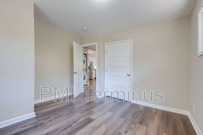 Building Photo - 3442 Longleaf Dr