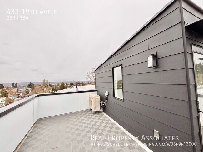 Building Photo - 433 19th Ave E