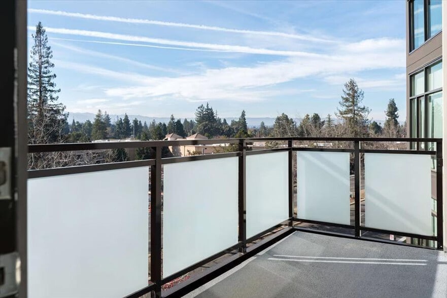 Building Photo - 1734 W El Camino Real