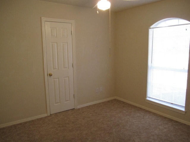 Building Photo - Beautiful three bedroom located in Briarwo...