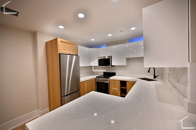 Building Photo - Newly renovated Bay Village 2-bed; Available for May or June!