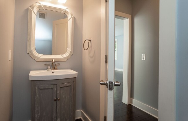 Building Photo - Home on Ladies Island