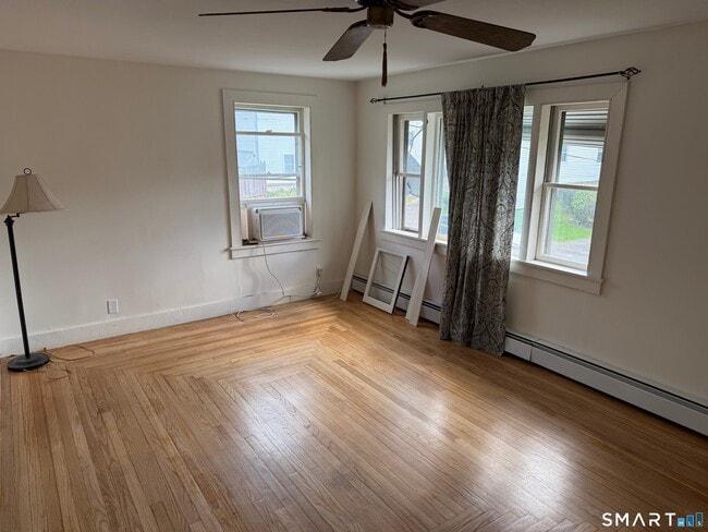 Building Photo - 82 Mountain Rd