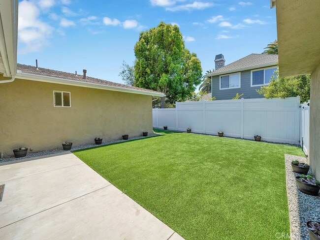 Building Photo - 34801 Calle Del Sol