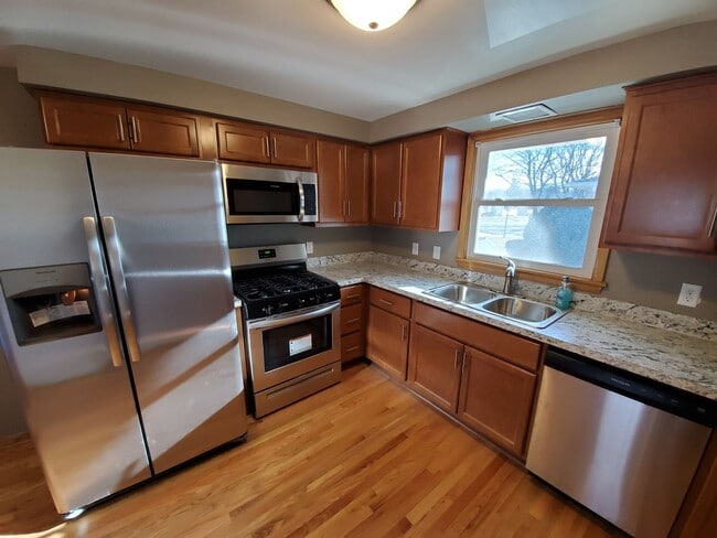 Building Photo - 3 bedroom Northside ranch