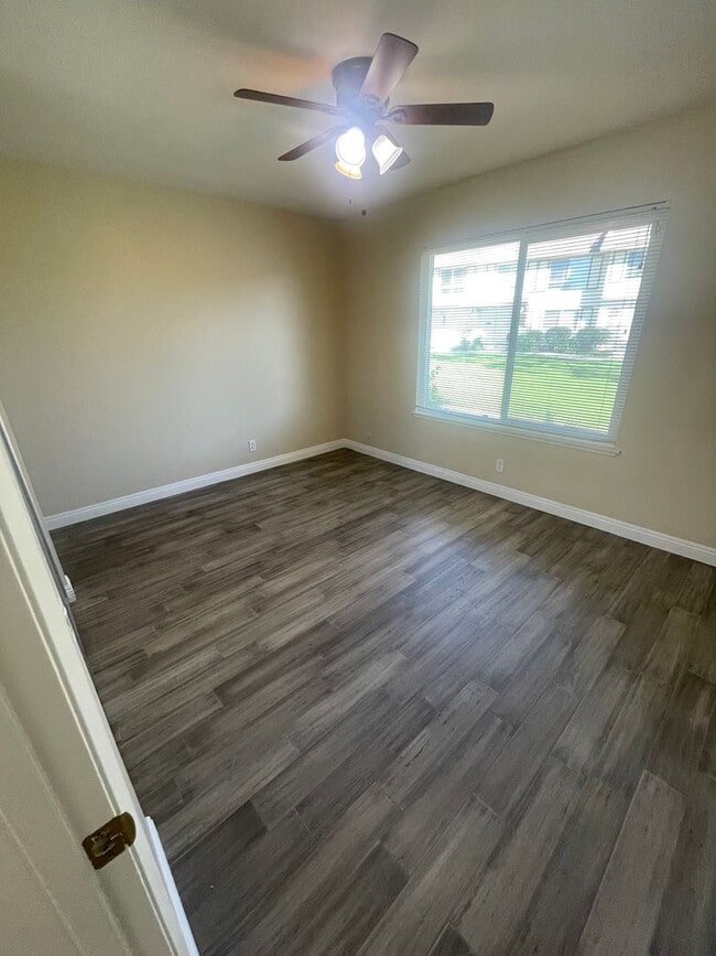 Building Photo - 3 Bed, 2 Bath Tanglewood For Rent- Single Story w/ Garage and AC!