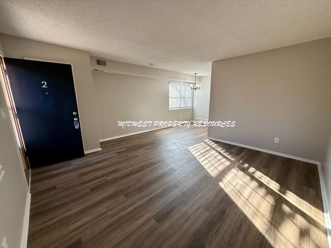 Building Photo - STUDIO Apartment Available