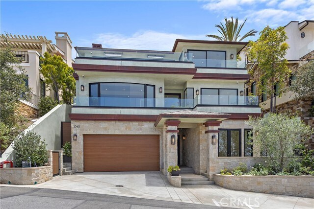 Building Photo - 2340 Crestview Dr