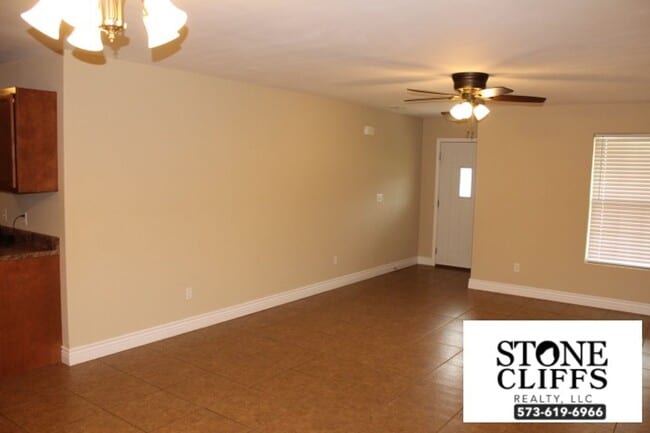 Building Photo - 231 Rylee Cir