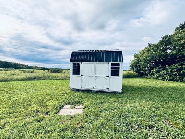 Building Photo - Adorable Cape Cod