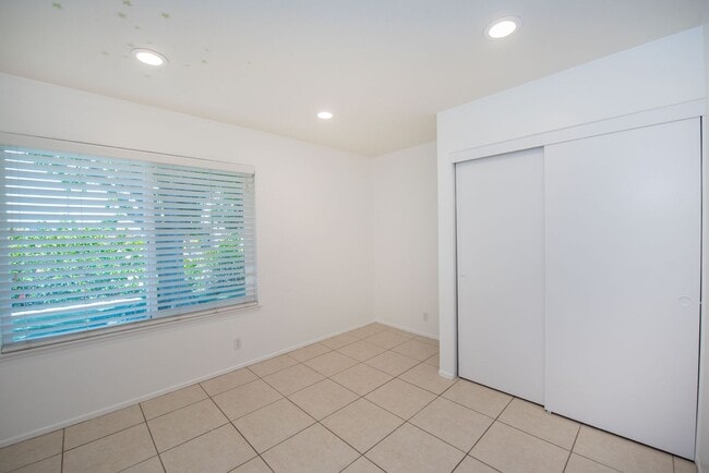 Building Photo - Spacious 4 Bedroom Home in Quiet Yorba Linda Neighborhood